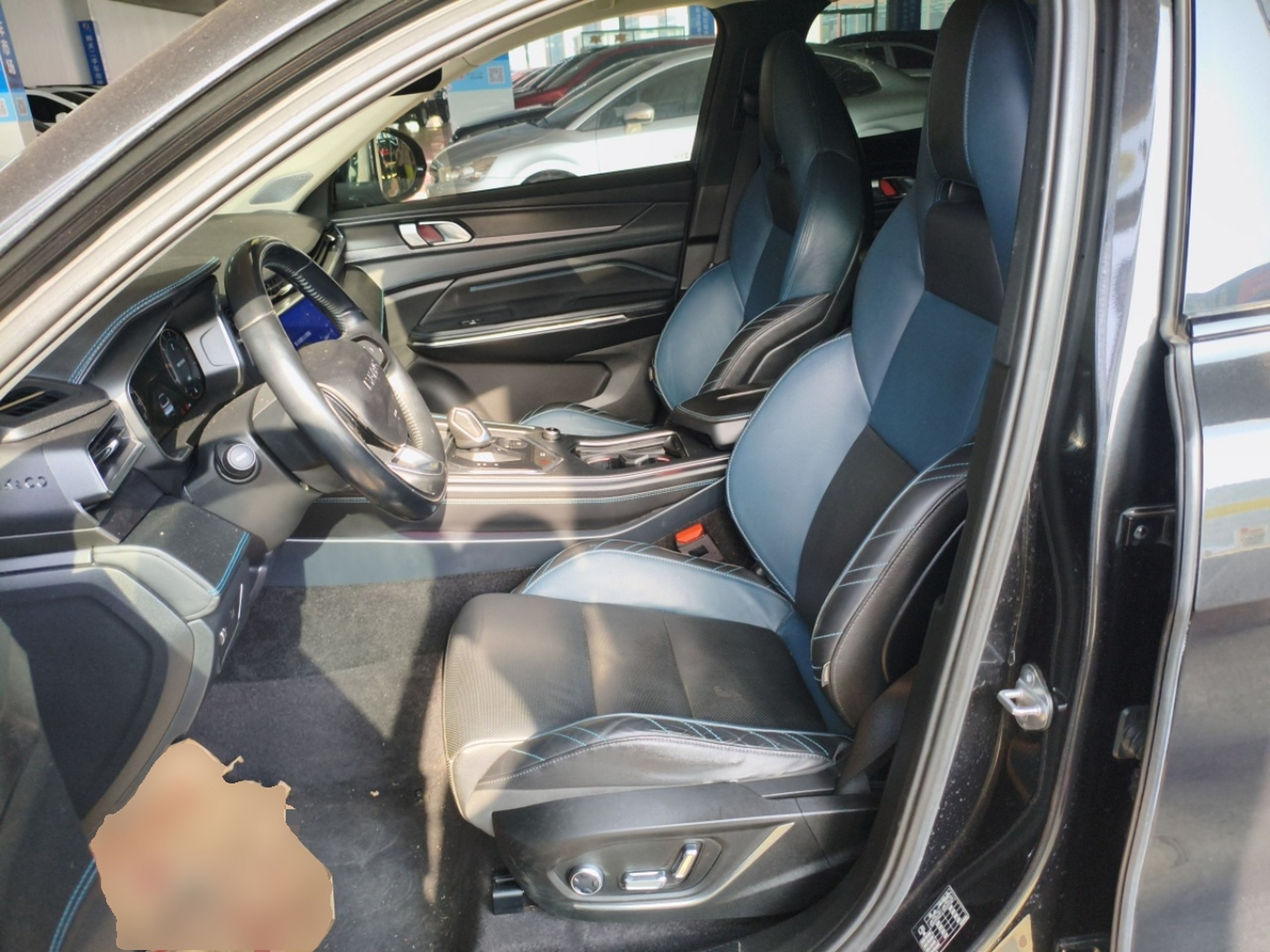 Переднее сиденье в автомобиле