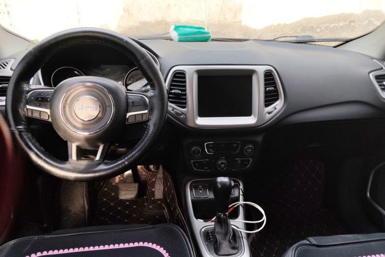 Used Jeep Compass 2017 200T Automatic Family Edition Center Console