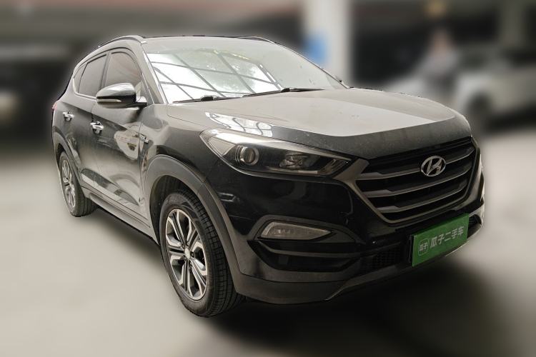 Used Hyundai Tucson 2015 1.6T Dual-Clutch Two-Wheel-Drive Leading Model Front Right 45 Deg
