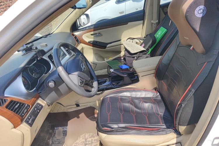 Used Haima M8 2017 1.8T Automatic Model Left Front Seat