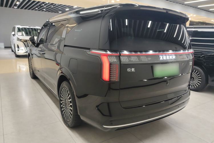 Used Zeekr 009 2024 7-Seater Walk-Through Version Four-Wheel Drive 108 kWh Exterior 2