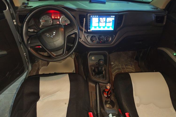 Used Wuling Hongguang V 2019 1.5L Jingqu Version China VI LAR Center Console