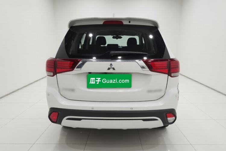 Used Mitsubishi Outlander 2019 2.0L Two-Wheel Drive Comfort Edition 5 Seats China V Standard