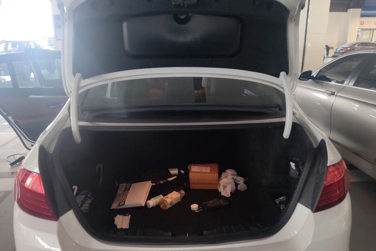 Used BMW 5 Series 2014 530Li Leading Model