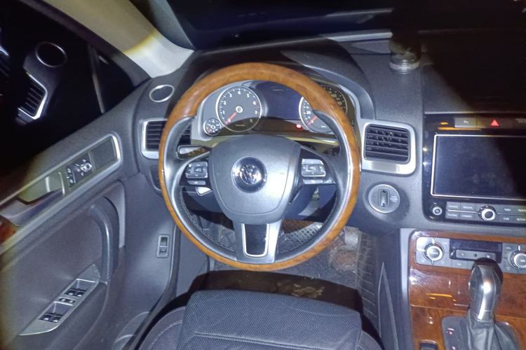 Used Volkswagen Touareg 2011 3.0 TSI Comfort Version