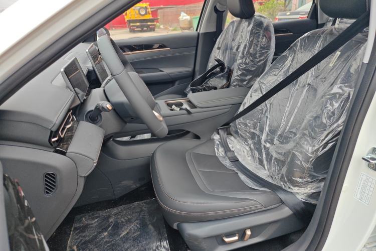 Used Wuling Xingguang 2025 70km Smart Standard Version Left Front Seat