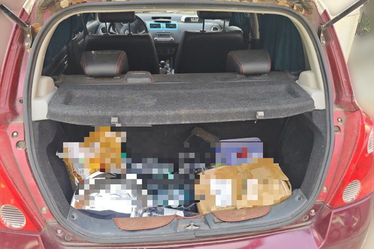 Used Suzuki Swift 2016 1.5L Manual Fashion Model Trunk