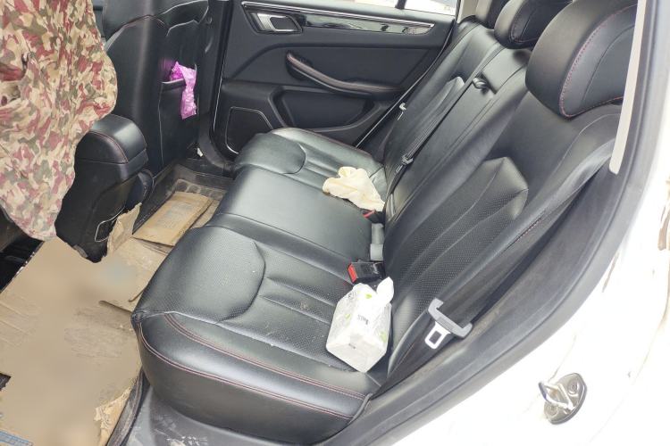 Used Zotye Domy X5 2017 Upgraded Model 1.5T Manual Luxury Version Left Rear Seat