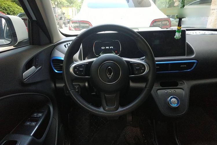 Used ORA White Cat 2022 Upgraded Model 305km Range Luxury Version Lithium-Ion Battery