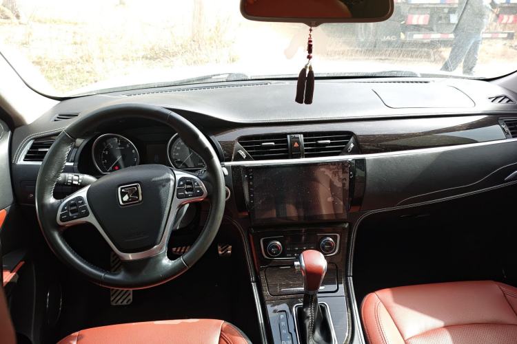 Used Zotye T600 2015 2.0T DCT Prestige Edition Center Console