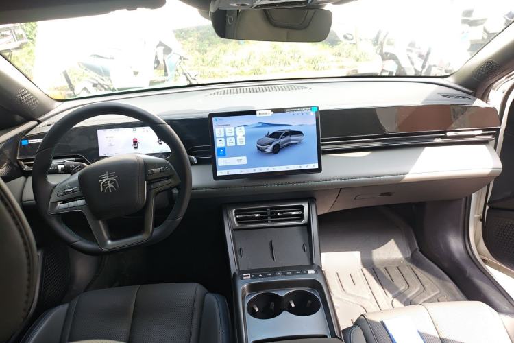 Used BYD Qin L 2025 EV 470KM Leading Edition Center Console