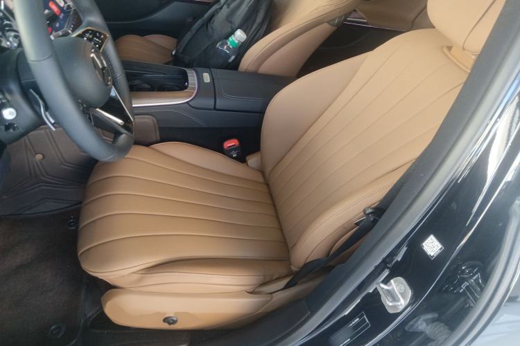 Used Mercedes-Benz E-Class New Energy 2024 E 350 e L Plug-in Hybrid Sedan Left Front Seat