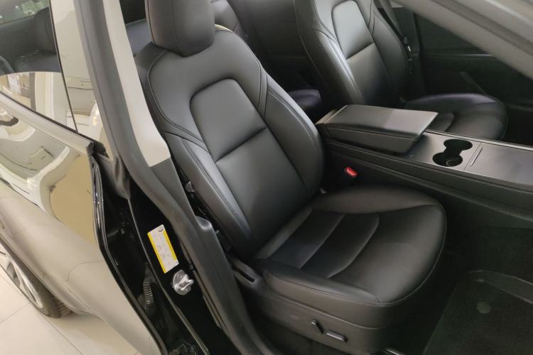 Used Tesla Model Y 2021 Long-Range All-Wheel-Drive Version 3D7