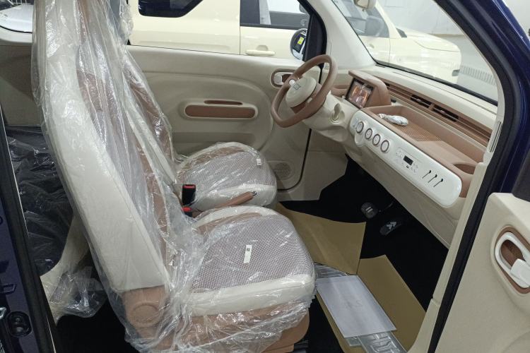 Used Bestune Pony 2026 222km Colorful Horse Right Front Seat