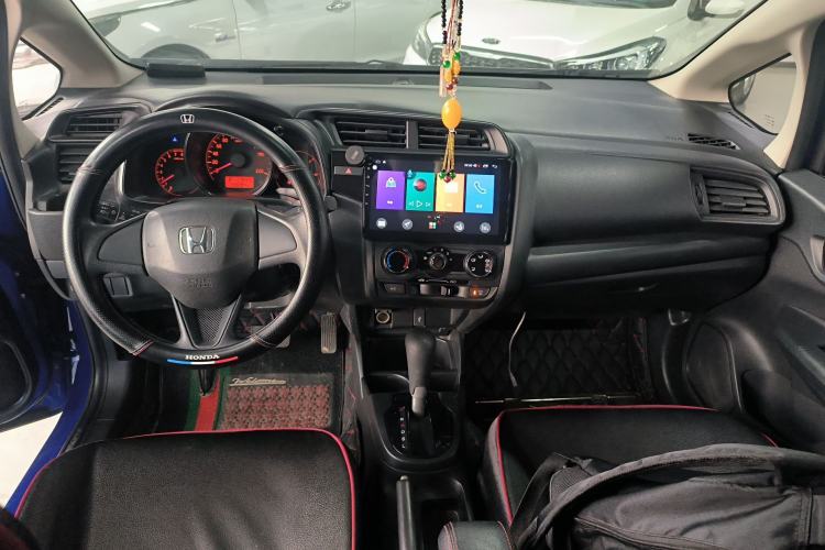 Used Honda Fit 2018 1.5L CVT Comfort Version Center Console