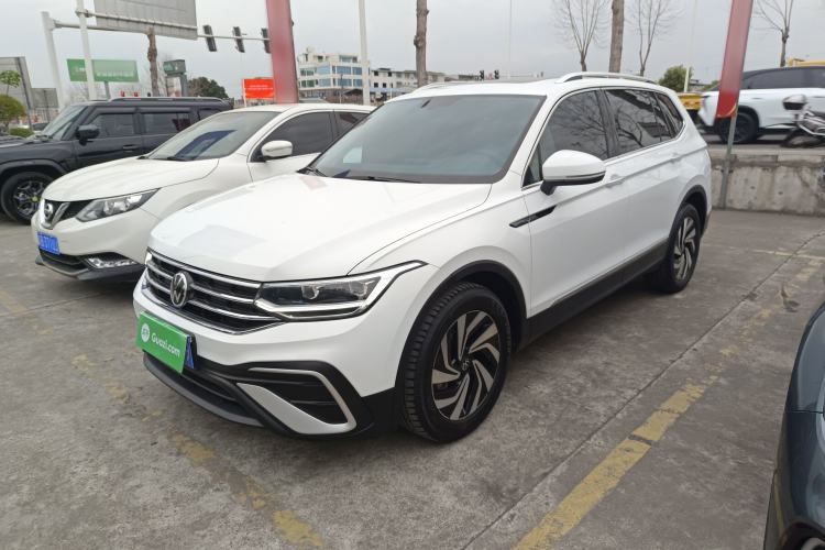 Used Volkswagen Tiguan L 2023 300TSI Automatic Two-Wheel Drive Smart Edition