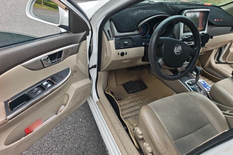 Used Buick Excelle 2015 1.5L Automatic Classic Model
