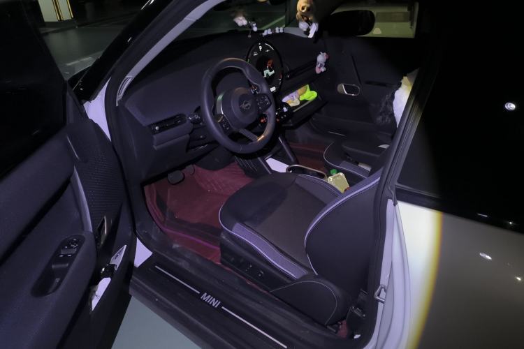 Used MINI Electric COOPER 2024 452km COOPER SE Artist Driver Seat