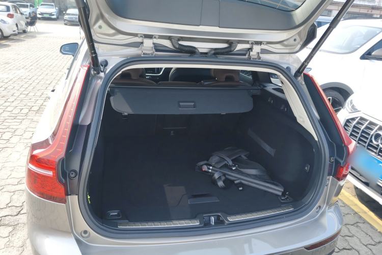 Used Volvo V60 2020 T5 Zhiyuan Luxury Edition
