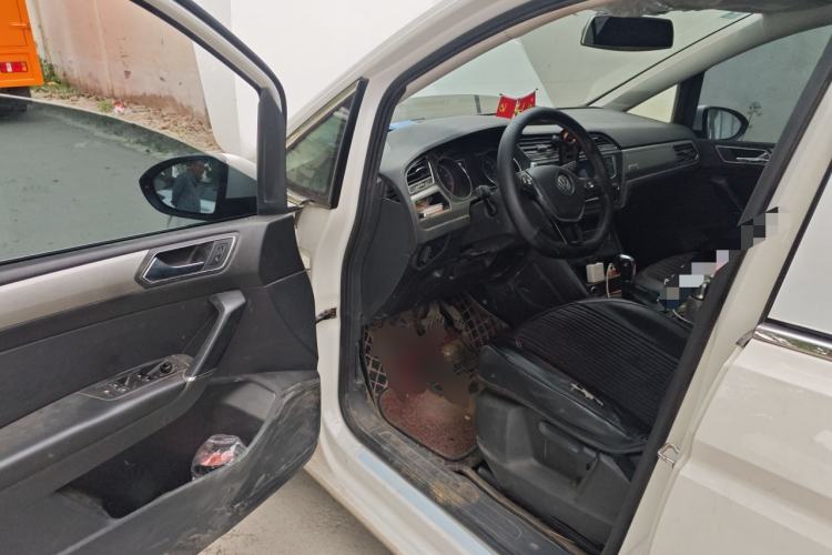 Used Volkswagen Touran 2016 Volkswagen Touran L 280TSI DSG Comfort Edition
