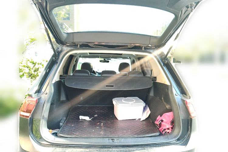 Used Volkswagen Tiguan L 2017 330TSI Automatic Two-Wheel Drive Luxury Edition Trunk