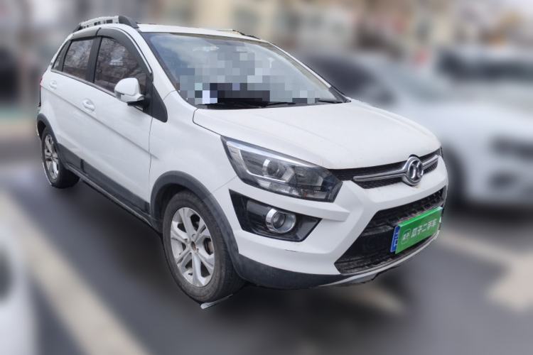Used BAIC Senova X25 2015 1.5L manual Comfort trim level