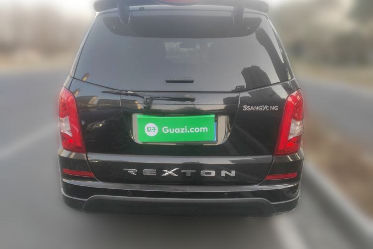 Used SsangYong Rexton W 2014 2.0T Four-Wheel Drive Luxury Navigation Version with 7 Seats