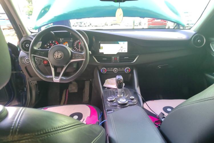 Used Alfa Romeo Giulia 2017 2.0T 280HP Luxury Edition
