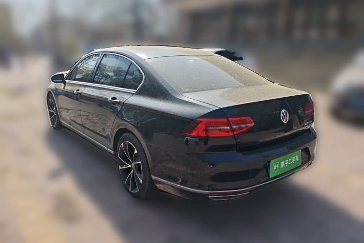 Used Volkswagen Magotan 2017 330TSI DSG Luxury Model Rear Left 45 Deg