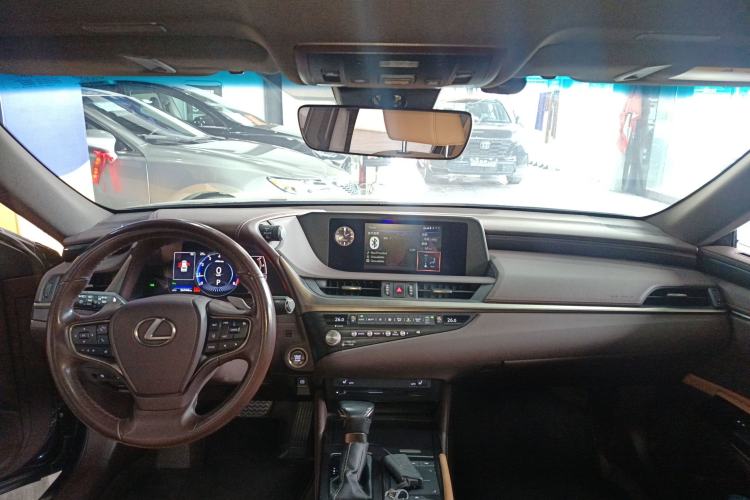 Used Lexus ES 2020 260 Excellence Edition
