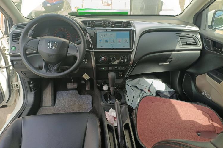 Used Honda City 2017 1.5L CVT Comfort Version Center Console