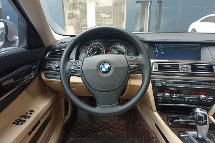 Used BMW 7 Series 2009 740Li Luxury Model Steering Wheel