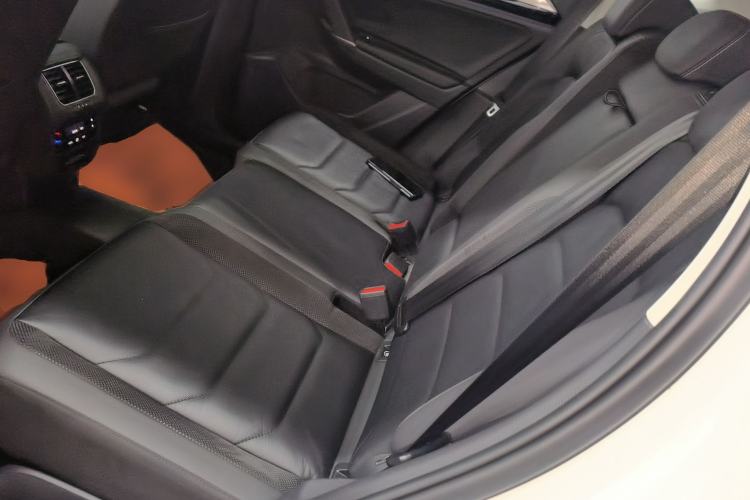 Used Volkswagen Tayron 2020 330TSI Two-Wheel Drive Luxury Smart Connectivity Version Left Rear Seat