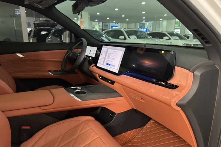 Used CHANGAN CS75 PLUS 2025 4th Generation 1.5T New Blue Whale Smart Flagship Version Interior 4