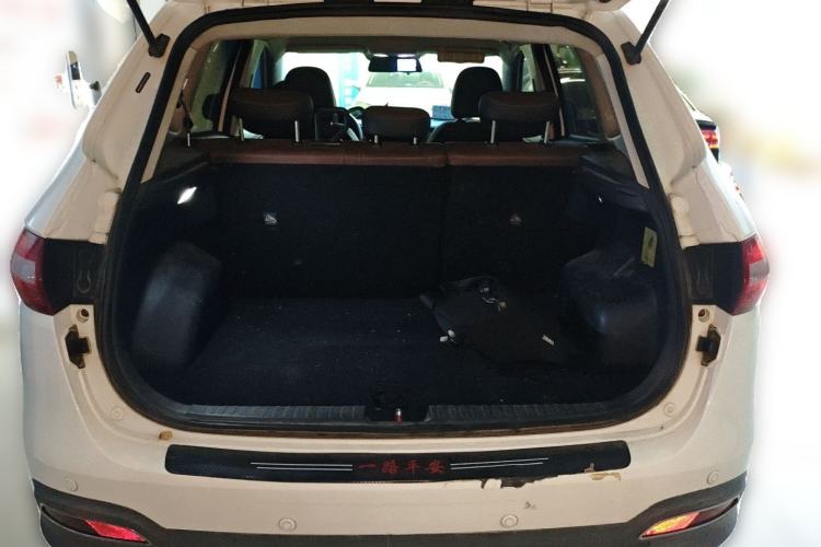 Used FAW Senya R7 2016 1.6L Manual Luxury Model
