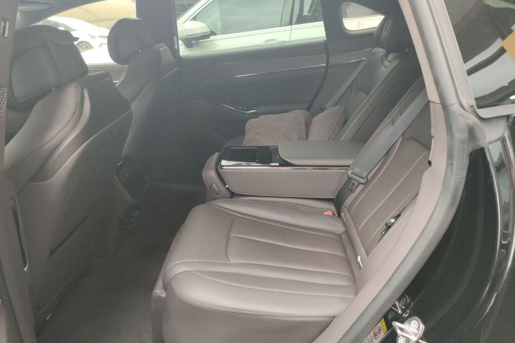 Used Denza Z9 2024 1100 km Four-Wheel Drive Max Version