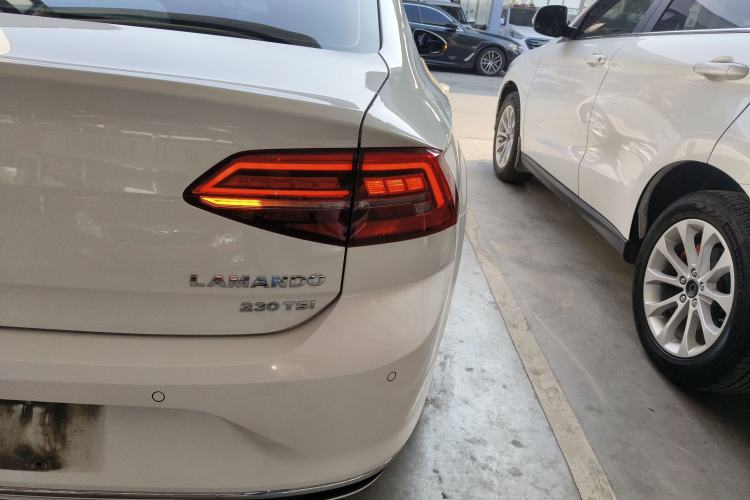 Used Volkswagen Lamando 2019 230TSI DSG Fashion Edition China VI
