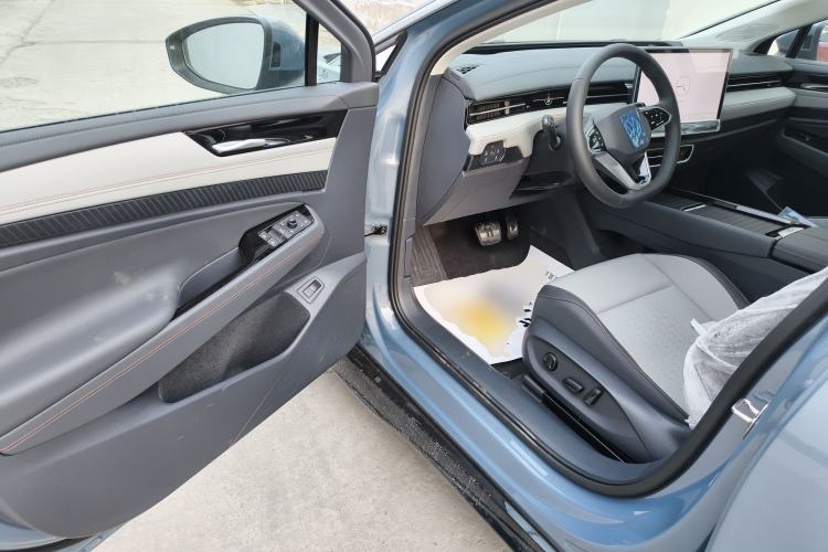 Used Volkswagen ID.7 VIZZION 2024 AIR model Driver Seat