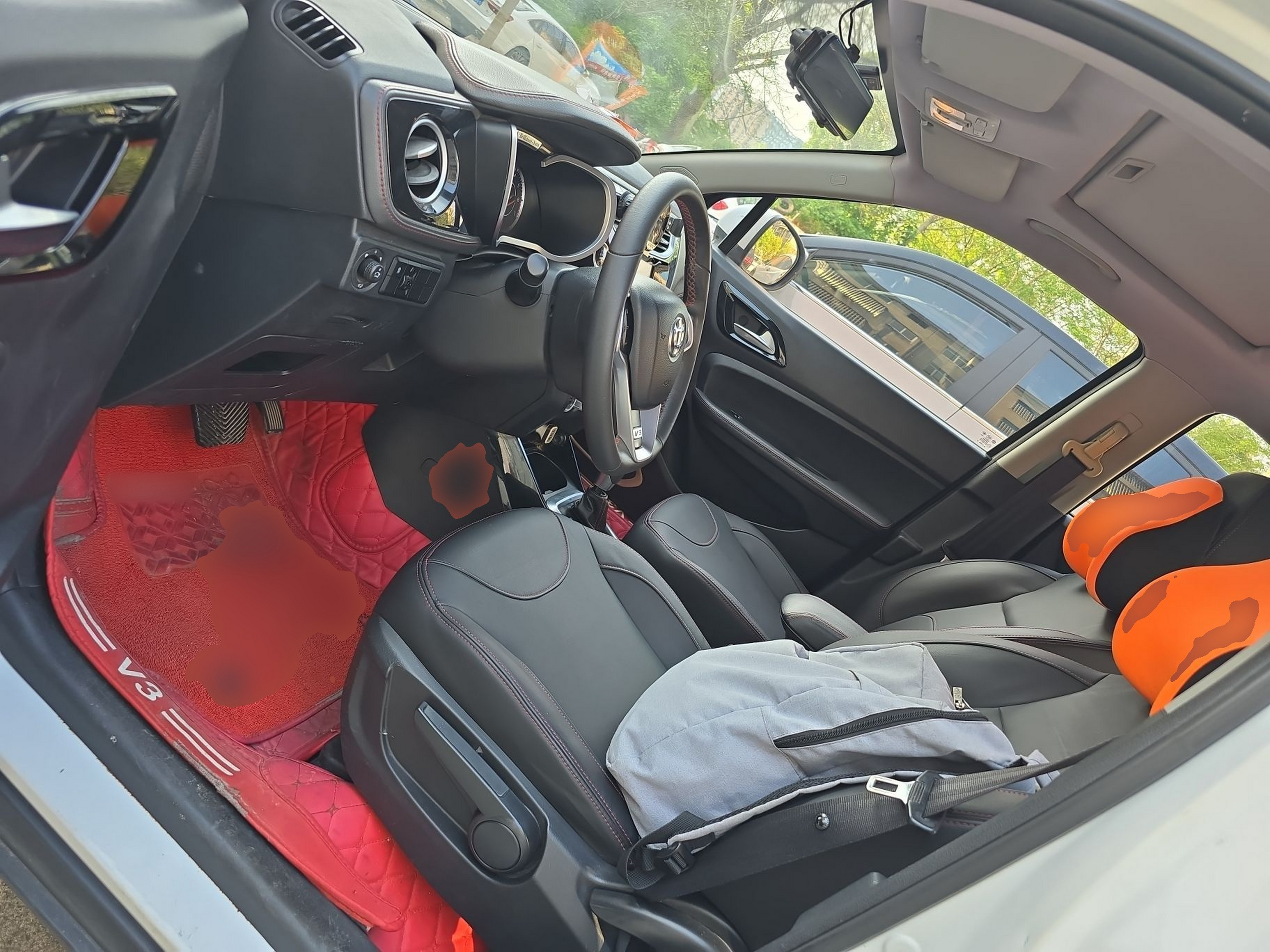 Переднее сиденье в автомобиле