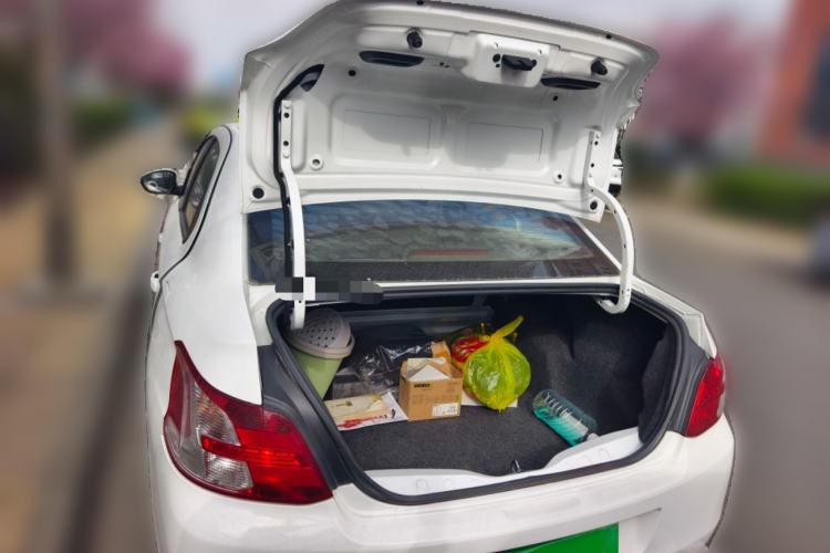 Used Peugeot 301 2014 1.6L Manual Comfort Edition
