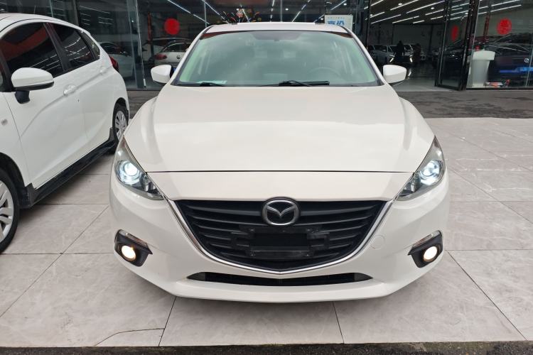 Used Mazda Mazda 3 Axela 2014 Sedan 1.5L Automatic Luxury Model