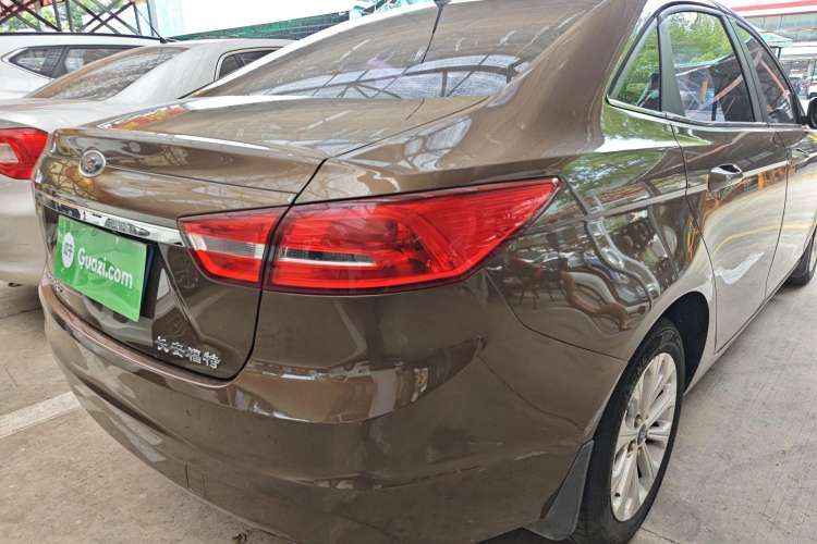 Used Ford Escort 2015 1.5L Automatic Fashion Model
