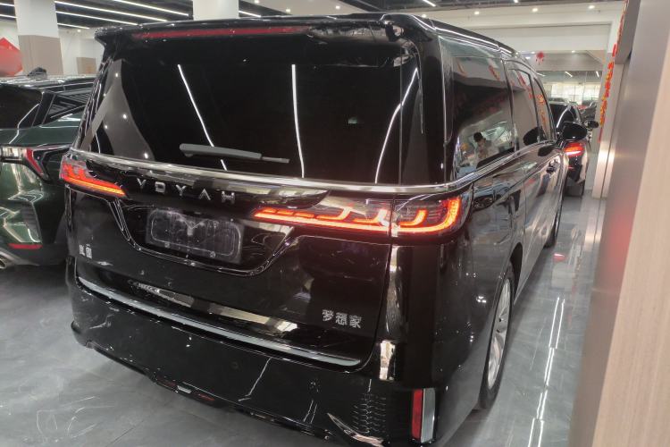 Used VOYAH Dream 2024 PHEV Extended-Range Premium Edition Rear Right 45 Deg