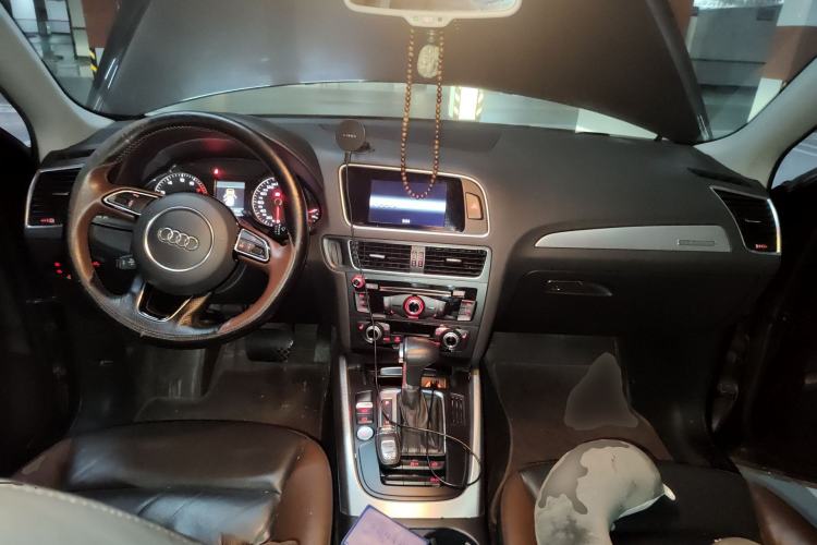 Used Audi Q5 2018 Collector's Edition 40 TFSI Technology Model
