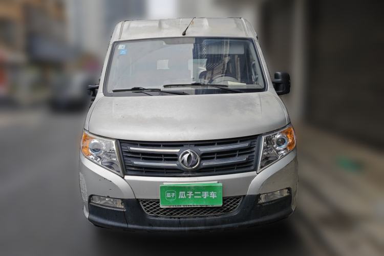 Used Dongfeng Yufeng 2014 2.5T YuliBao Logistics Vehicle Low-Trim Version with Short Wheelbase and Mid-Roof Design – ZD25