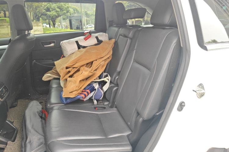 Used Toyota Highlander 2018 2.0T Four-Wheel Drive Luxury Edition 7 Seats China V Emission Standard