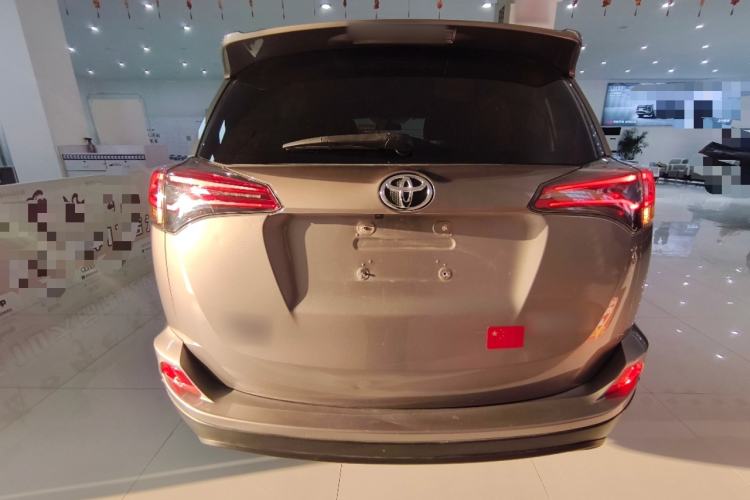 Used Toyota RAV4 2019 2.0L CVT Two-Wheel Drive Comfort Edition China VI Standard