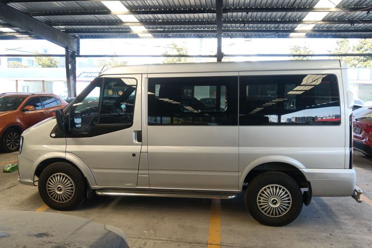 Used JMC Fushun 2023 2.0T Manual Short Wheelbase Low-Roof Commercial Multi-Purpose Passenger Vehicle 6 Seats with Lift-Up Tailgate
