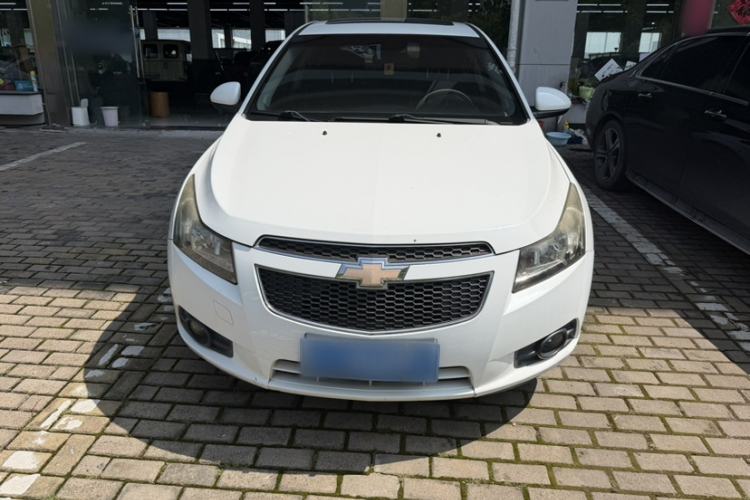 Used Chevrolet Cruze 2015 Hatchback 1.6L Automatic Comfort Edition
