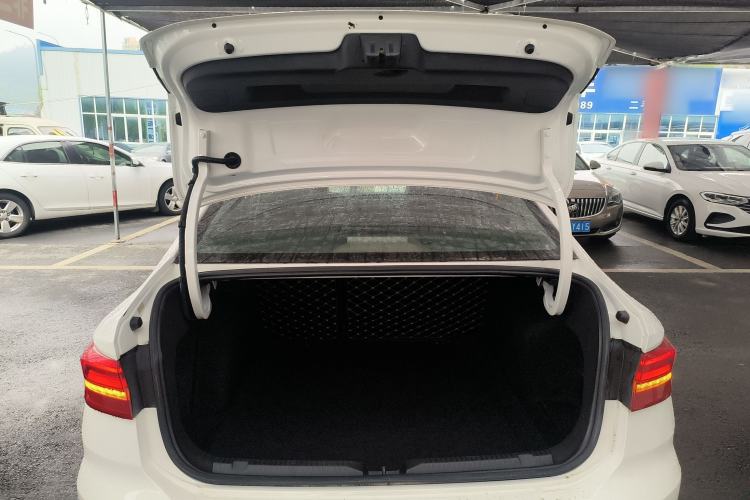 Used Volkswagen Lavida 2018 1.5L Automatic Comfort Edition China V Standard Trunk